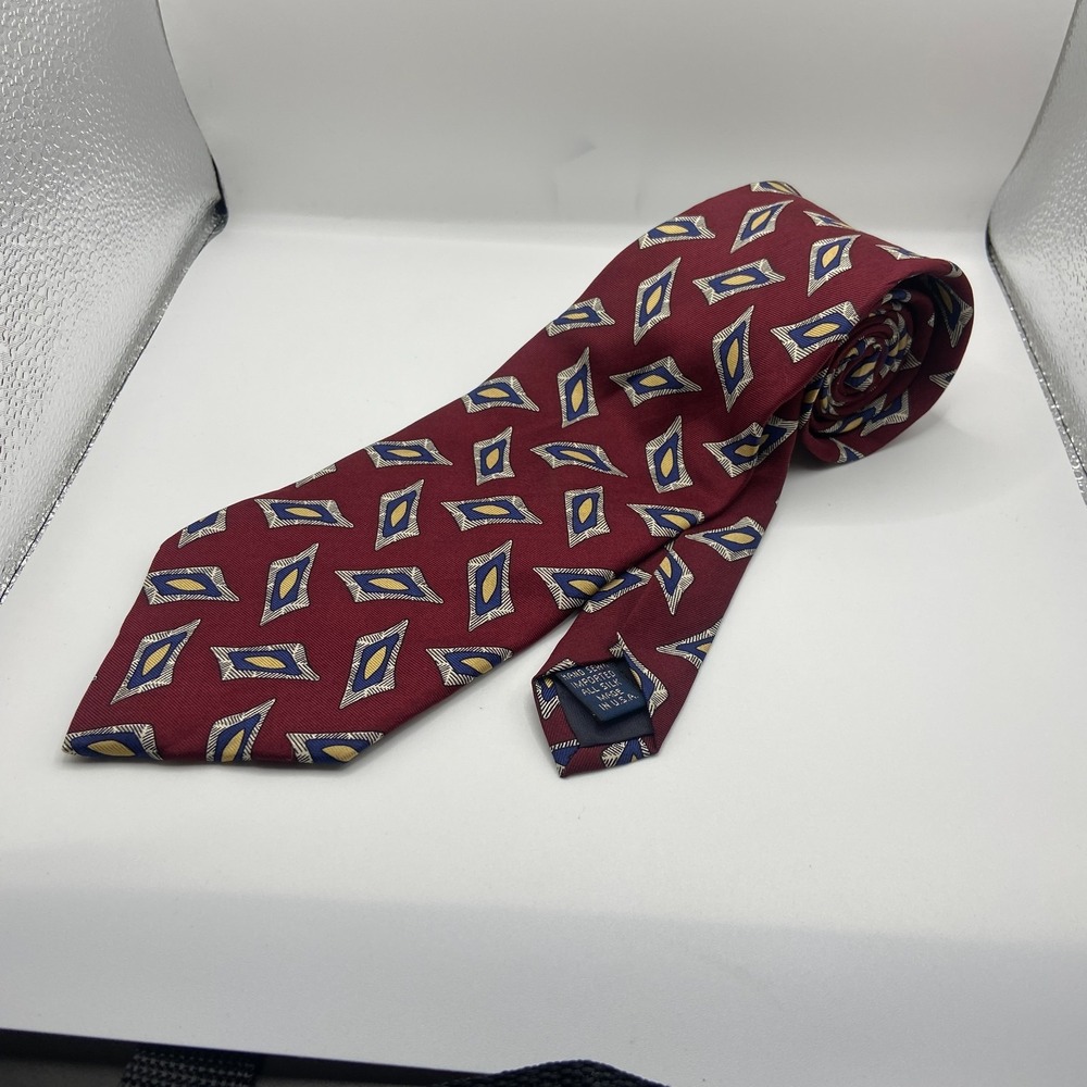 Jos. A. Bank Men Maroon Diamond Pattern Business Formal Pointed Elegant Neck Tie